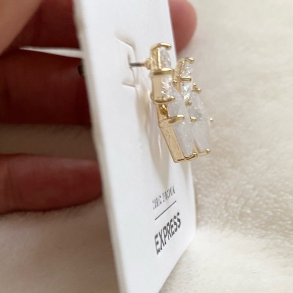 ⭐️ NEW Express Cubic Zirconia Earrings - Picture 5 of 5